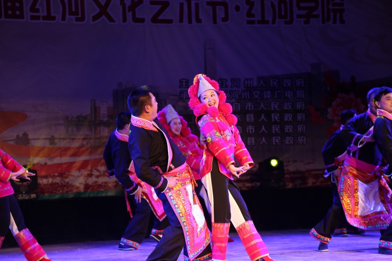 《哩嚕奏唱》