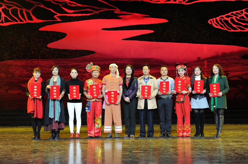 5傳承獎獲獎節目代表與領導合影