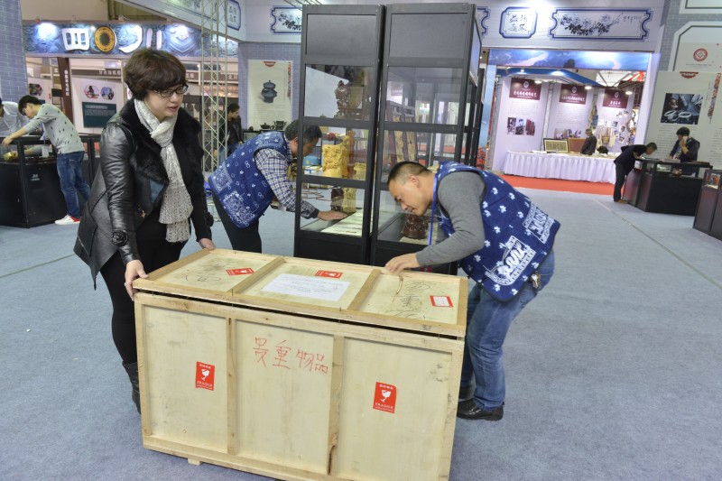 開箱驗(yàn)貨準(zhǔn)備布展